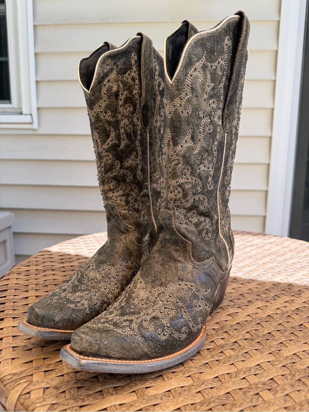 J.B. Dillon Women’s Western Cowboy Boots Distressed Leather Studded 7.5B